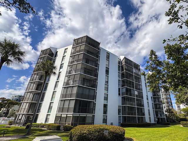 Biscaya Condo photo 2